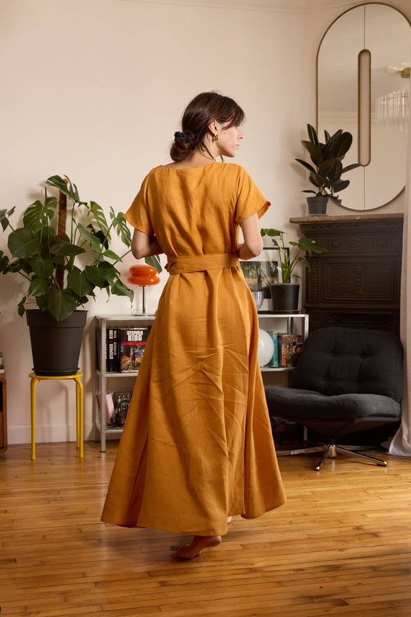 Robe en lin ocre