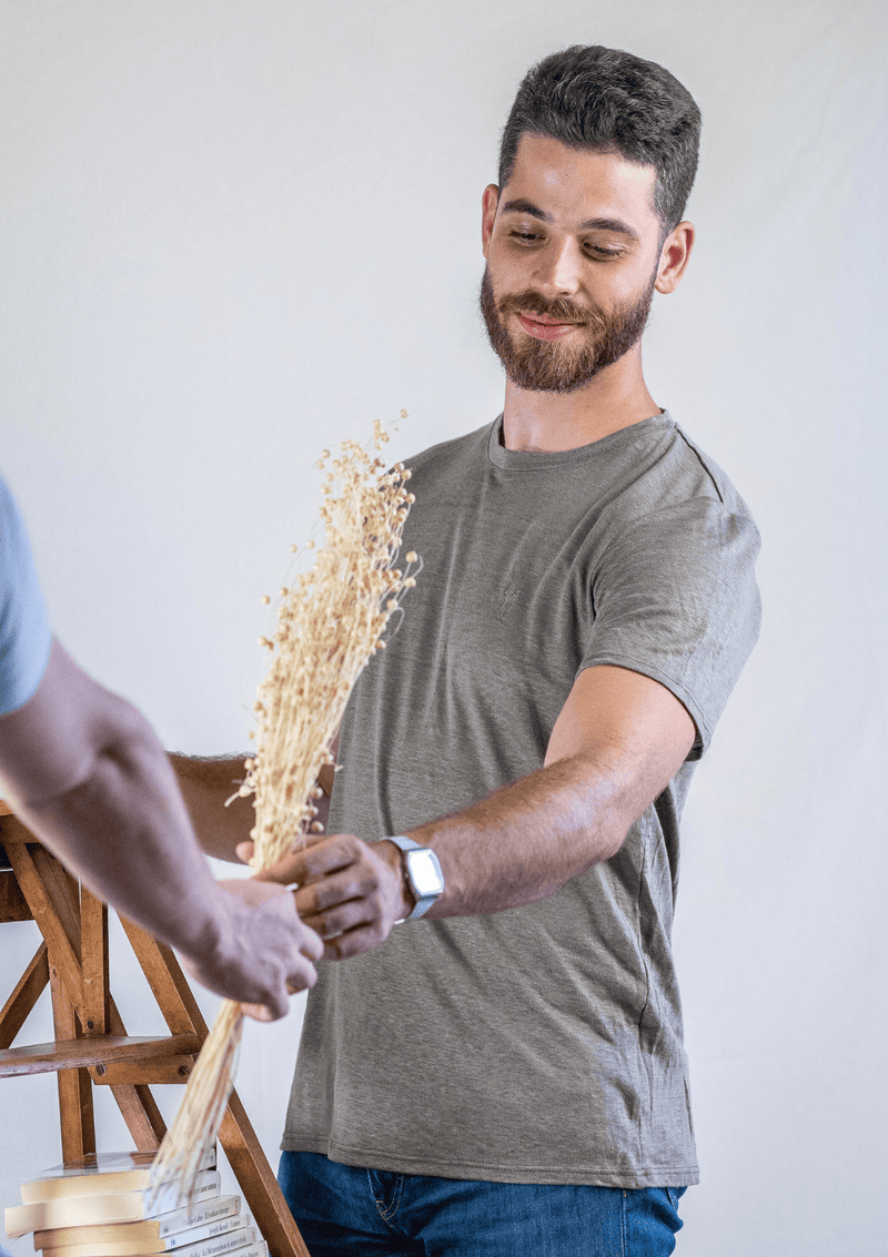 T shirt en lin homme col rond kaki fabriqué en france – Gratitude